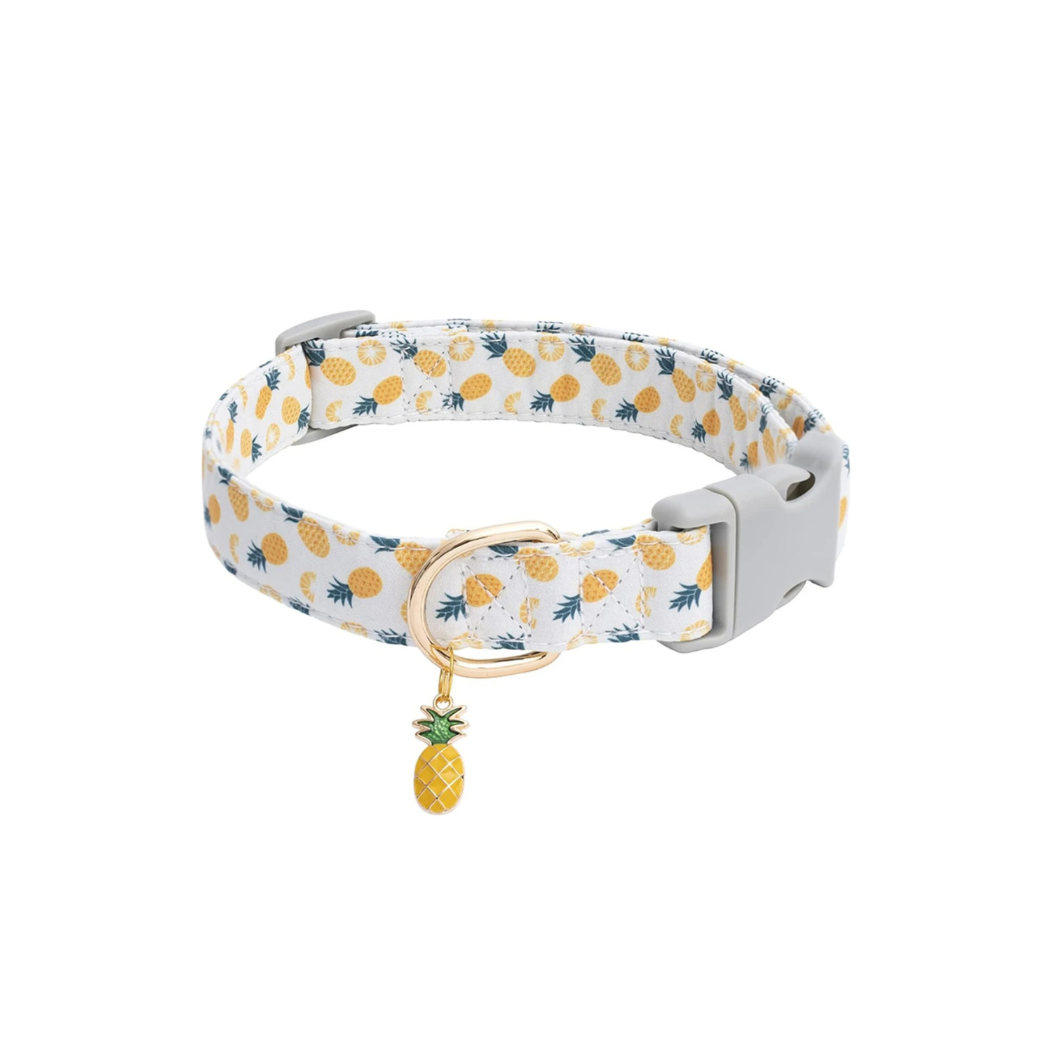 Collier chien blanc avec motifs ananas jaunes et breloque ananas dorée.