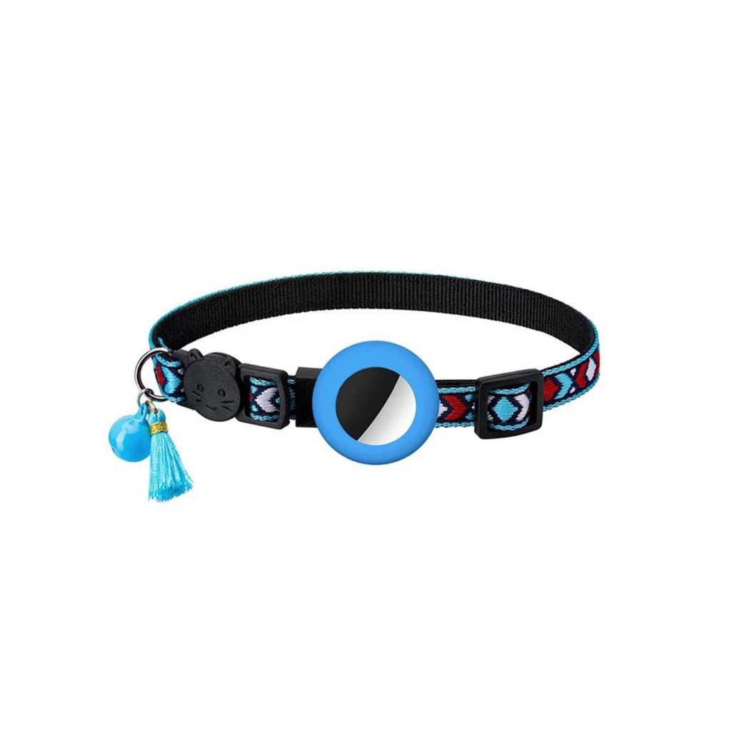 Collier chien noir et bleu avec motif tatoo, pendentif pompon et clochette.