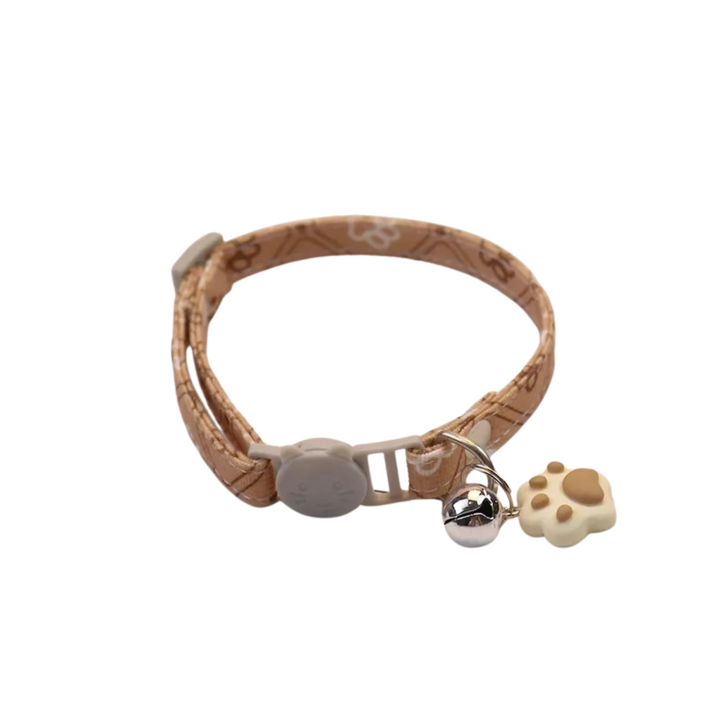 Collier chien kaki avec breloque patte de chat et clochette, accessoire laisse et gamelle.