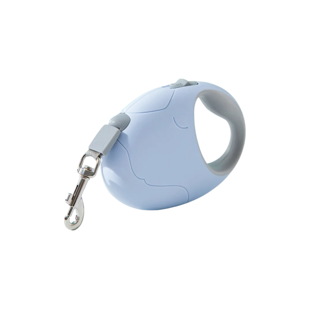 Laisse enrouleur bleue pour chien avec attache métallique solide.