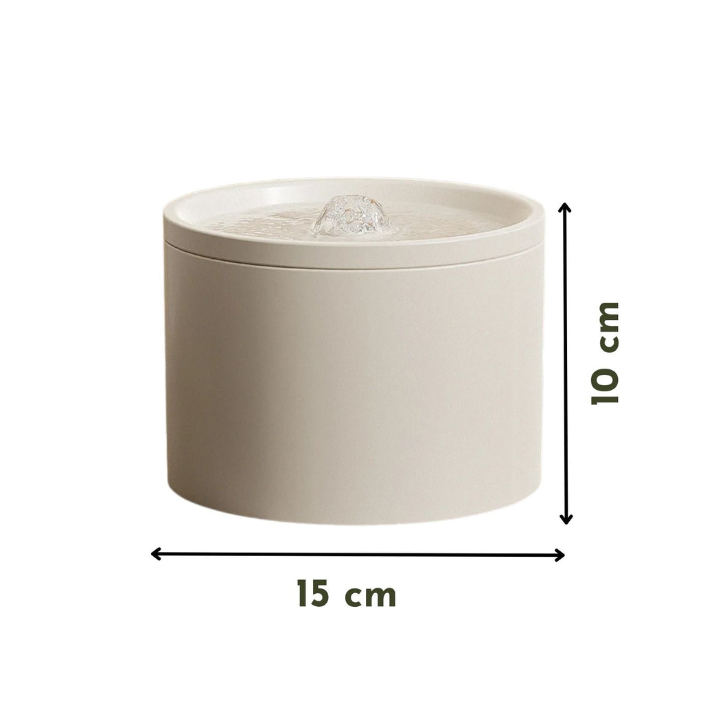 Fontaine en céramique blanche 15x10 cm pour chien avec gamelle intégrée, compatible laisse et collier.