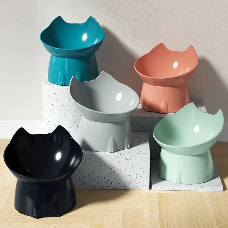 Gamelles surélevées pour chat en noir, pastel, vert, gris et bleu, style moderne pour collier et laisse chien.